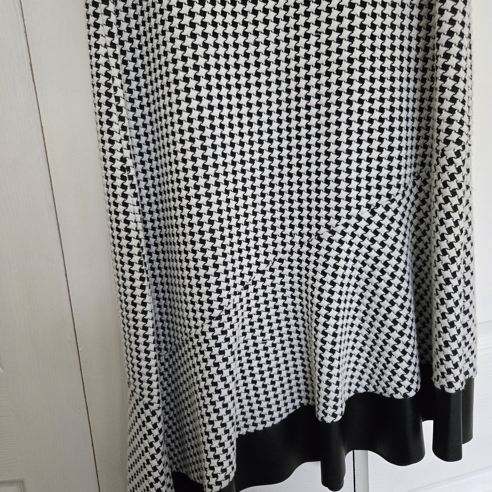 Michael Kors Black and White Asymmetrical Ruffled Sheath Dress - Picture 5 of 9